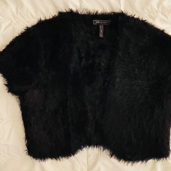 New/ never worn  BCBG black faux fur bolero size M - Picture 2 of 4